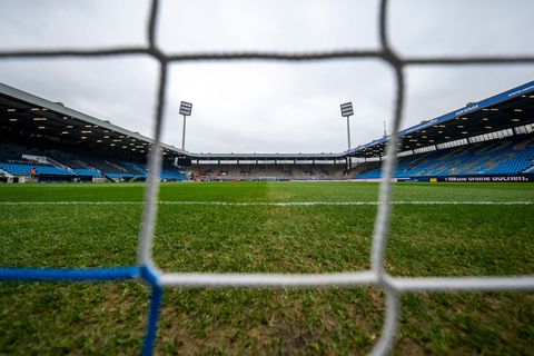 Ein Fußballtor ist in Erlangen umgestürzt und hat ein Kind tödlich verletzt. (Symbolbild) Foto: David Inderlied/dpa