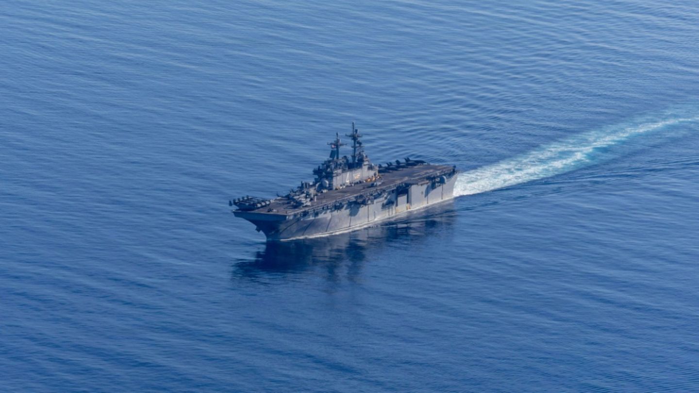 Das US-Kriegsschiff "USS Boxer" im Pazifik