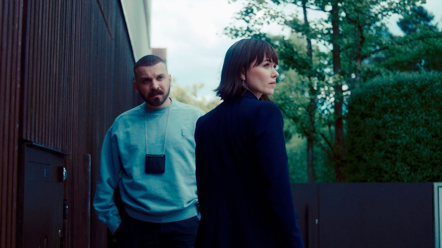 Je tiefer Hamza Kulina (Edin Hasanovic) und seine Kollegin Maryam Azadi (Melika Foroutan) in den Fall eintauchen, desto mysteriö