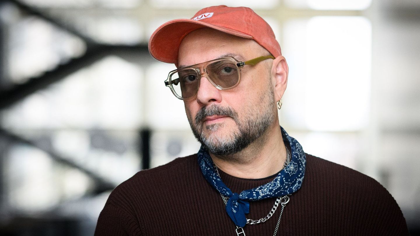 Kirill Serebrennikow stellte das Projekt vor einem Jahr vor. (Archivbild) Foto: Bernd von Jutrczenka/dpa