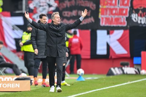 Unzufrieden mit dem Ausgang der Partie in Heidenheim: Bayer-Coach Hjulmand. Foto: Harry Langer/dpa