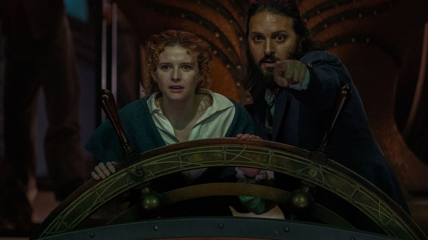 Nemo (Shazad Latif) und Humility (Georgia Flood) erleben in der zehnteiligen ZDFneo-Serie "Nautilus" actionreiche Abenteuer.