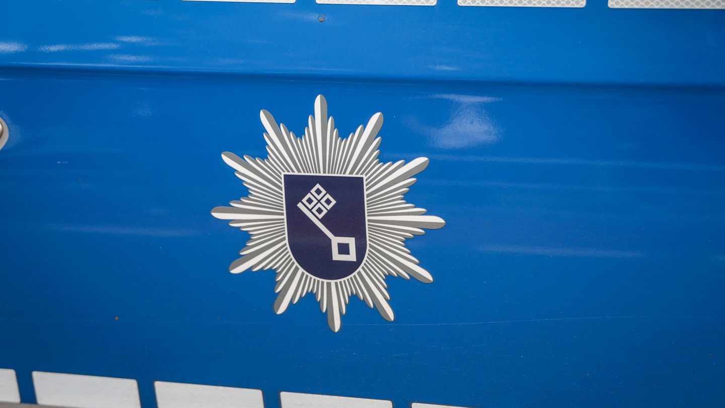 Ein Gericht erlaubt einem Polizeianwärter in Bremen vorläufig, seinen Turban im Polizeidienst zu tragen. Die CDU-Fraktion in der