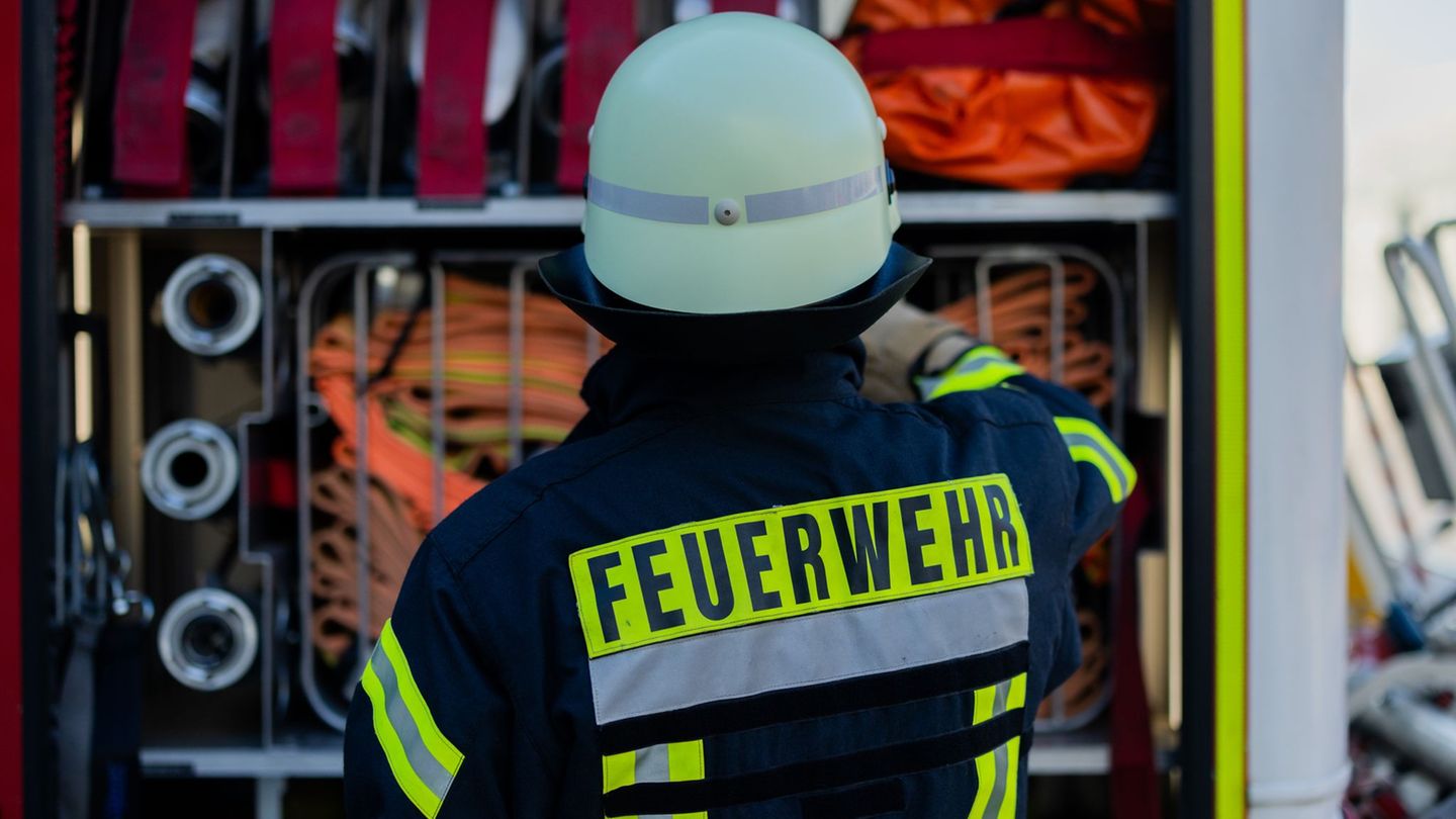 Bei einem Feuer in einem Bergbaubetrieb in Grevenbroich sind zwei Mitarbeiter leicht verletzt worden. (Symbolbild) Foto: Rolf Ve