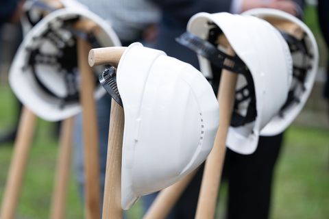 Thüringen will in diesem und dem nächsten Jahr deutlich mehr investieren. (Symbolbild) Foto: Sebastian Kahnert/dpa