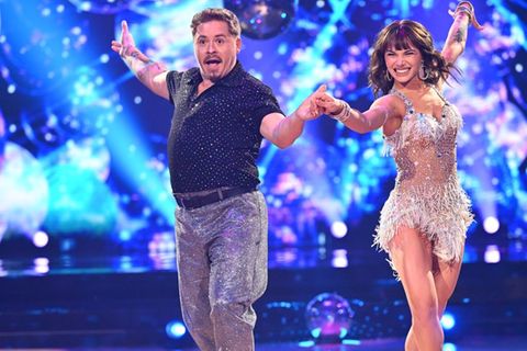 Gustav Schäfer und Anastasia Maruster legten am 20. März einen Cha-Cha-Cha aufs Parkett bei "Let's Dance".