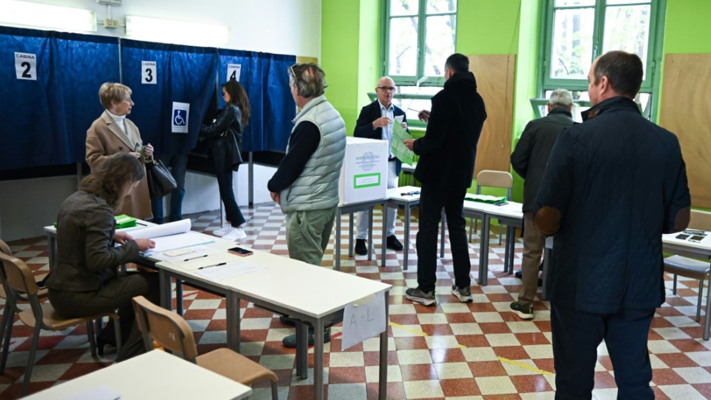 Wahlbüro in Mailand