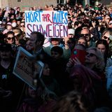 Teilnehmer der Demo „Gegen sexualisierte digitale Gewalt – Solidarität mit allen Opfern“ in Berlin.