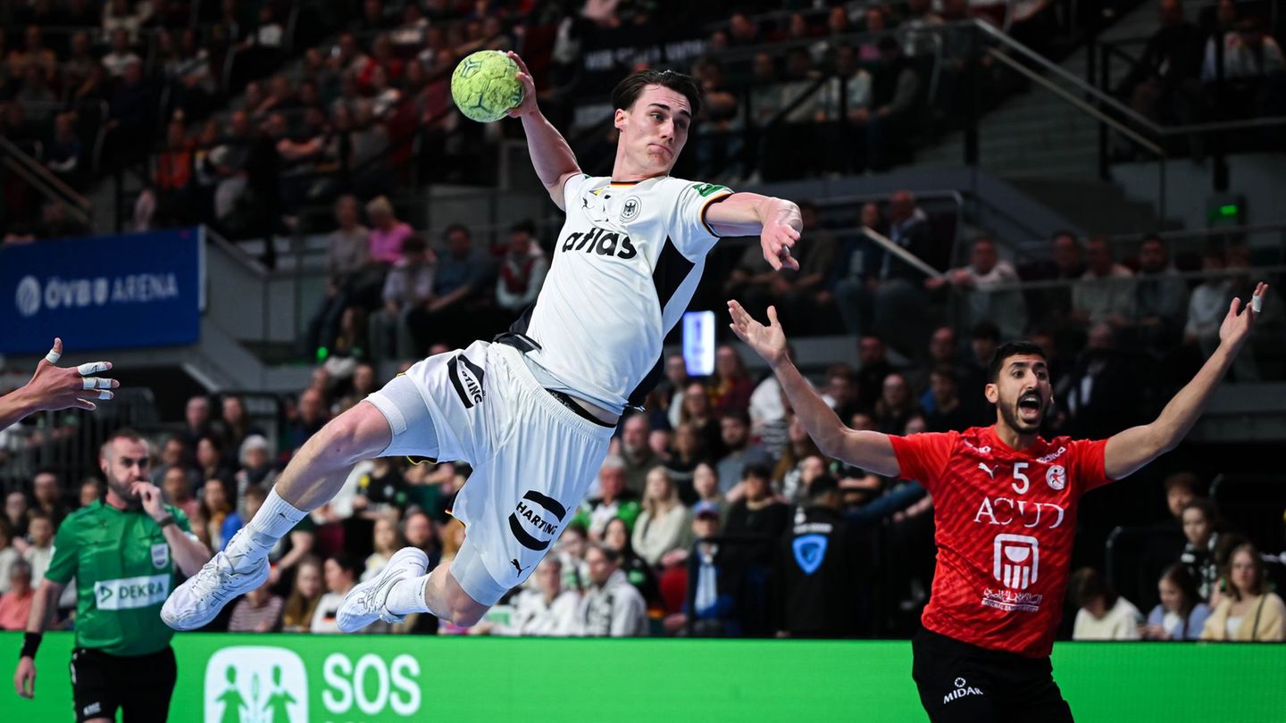 Miro Schluroff gab im März 2025 sein Debüt im DHB-Team. Foto: Sina Schuldt/dpa