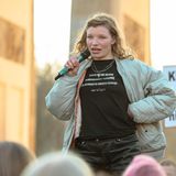 Auch die Schauspielerin Luisa Gaffron gehörte zu den Rednern der Demo.
