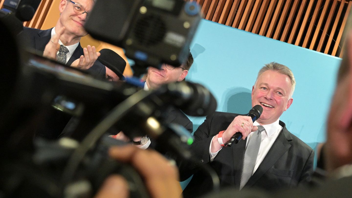 Gordon Schnieder, CDU-Spitzenkandidat für die Landtagswahl in Rheinland-Pfalz, hat mit seiner Partei voraussichtlich klar gewonn