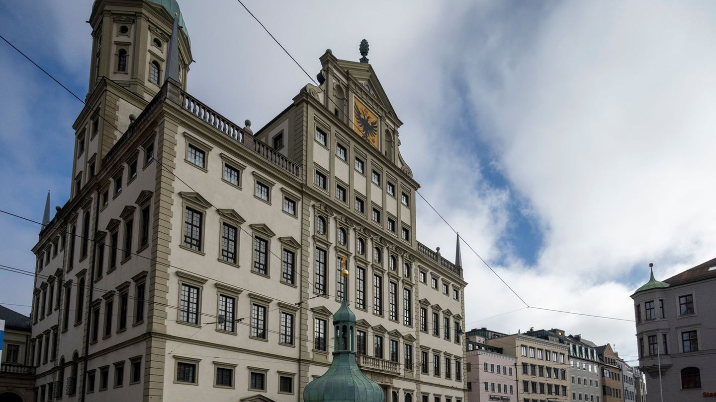 Das Augsburger Rathaus wird künftig wieder von einem Sozialdemokraten regiert. (Archivbild) Foto: Stefan Puchner/dpa