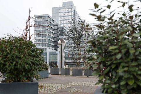 Das Rathaus in Erlangen ist künftig in CSU-Hand. (Archivbild) Foto: Daniel Löb/dpa