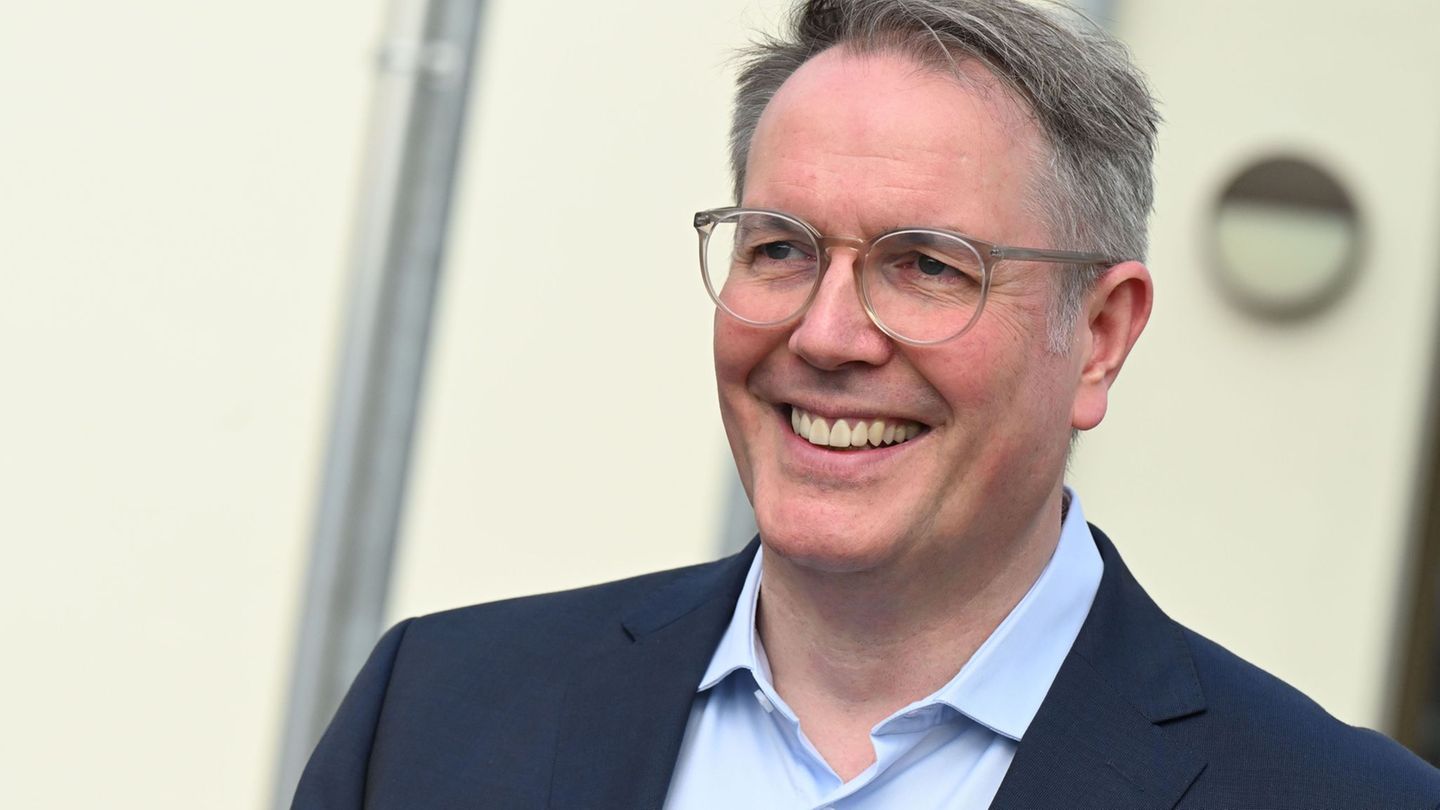 Der Wahlkreis Südliche Weinstraße geht wieder an Alexander Schweitzer (SPD) Foto: Uli Deck/dpa