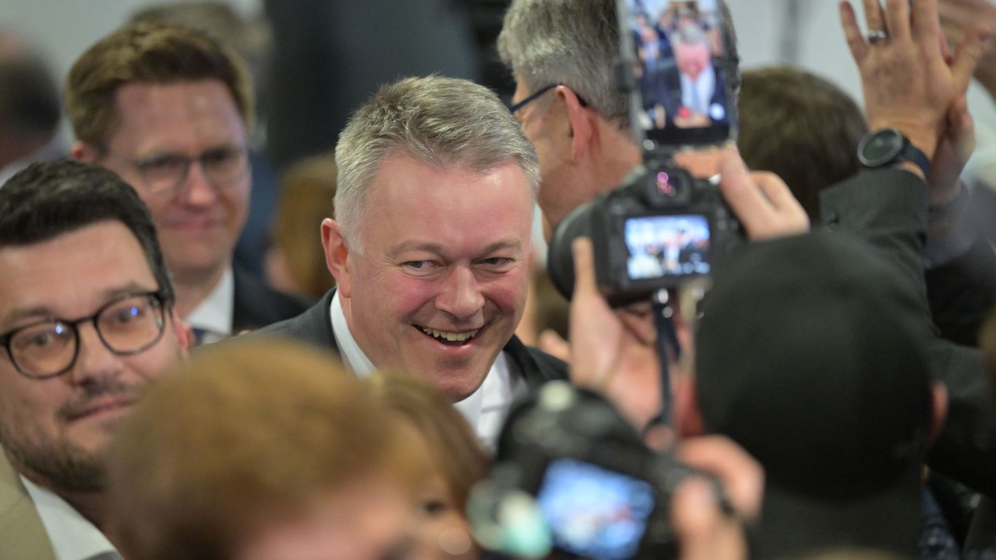 Gordon Schnieder ist der strahlende Wahlsieger. Foto: Hannes Albert/dpa