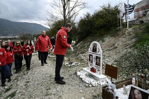 Gedenken am Unglücksort in Tempi Ende Februar