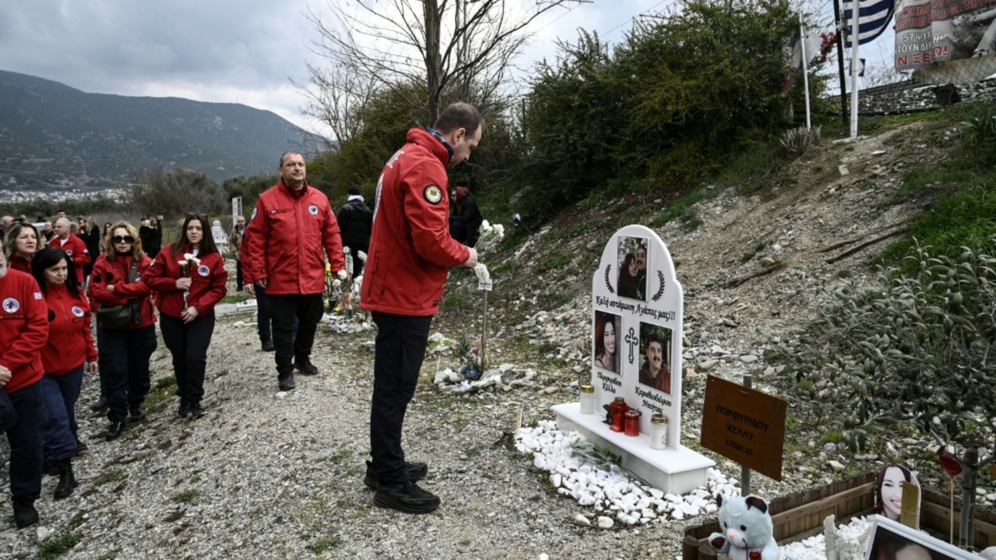 Gedenken am Unglücksort in Tempi Ende Februar