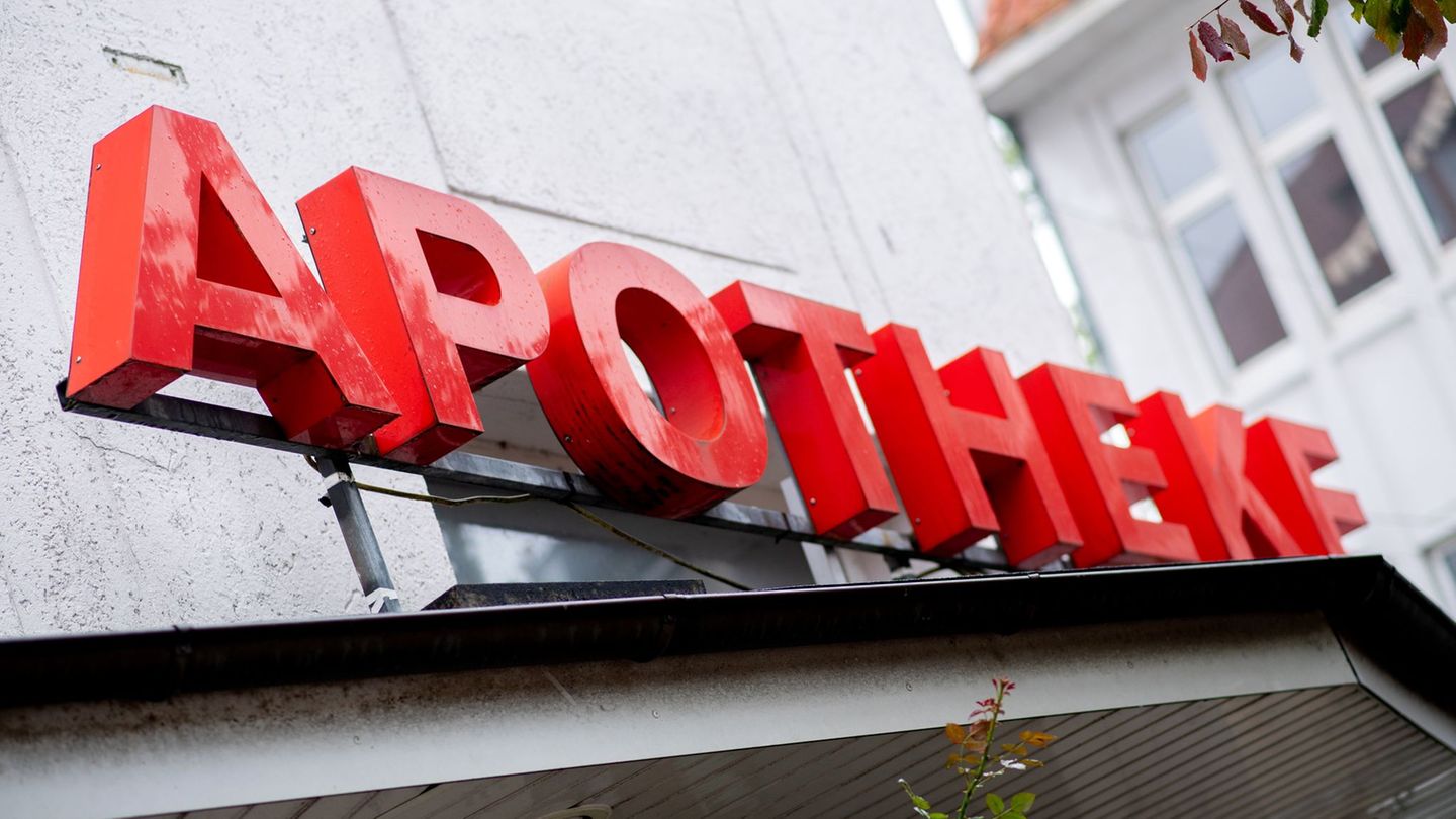 Für die Forderung nach mehr Geld gehen in Hannover die Apotheker auf die Straße. (Archivbild) Foto: Hauke-Christian Dittrich/dpa