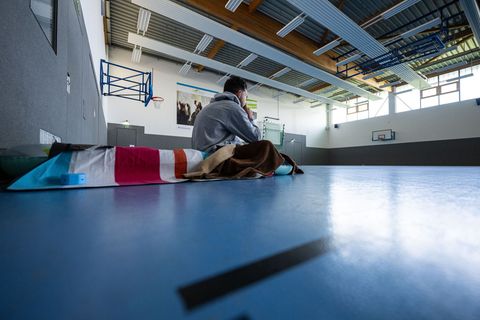 In Münster mussten Studenten ohne Wohnung auch schon in Turnhallen schlafen. (Archivbild) Foto: Guido Kirchner/dpa