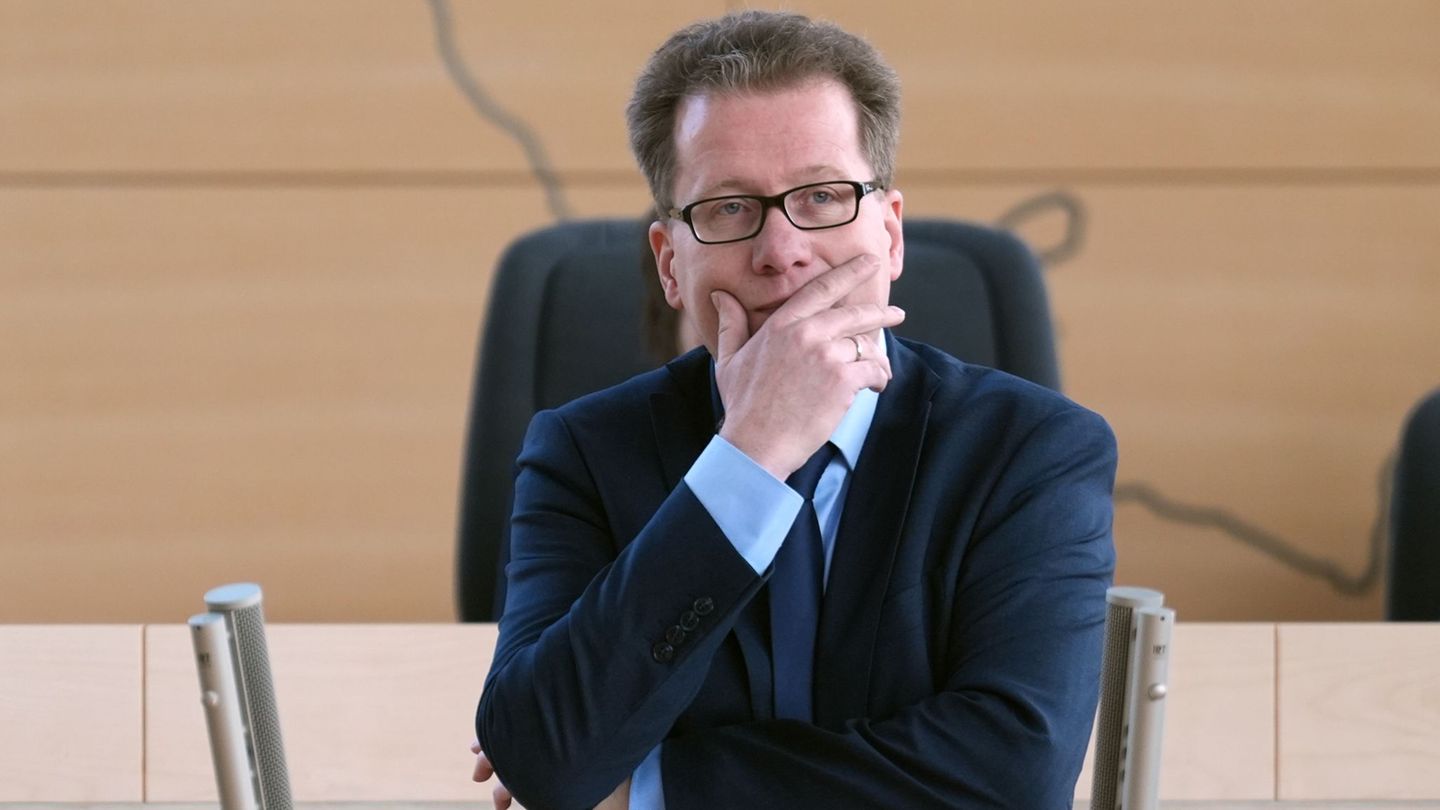 Der SPD-Bildungspolitiker Martin Habersaat kritisiert den Umgang mit Vertretungslehrkräften. (Archivbild) Foto: Marcus Brandt/dp