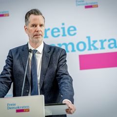 FDP-Chef Dürr muss schon die zweite Wahlniederlage seiner Partei in diesem Jahr verkraften. (Archivbild) Foto: Kay Nietfeld/dpa