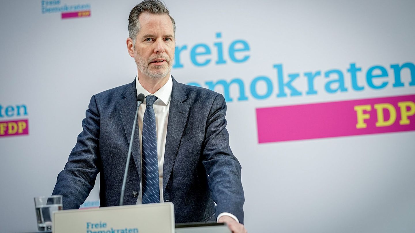 FDP-Chef Dürr muss schon die zweite Wahlniederlage seiner Partei in diesem Jahr verkraften. (Archivbild) Foto: Kay Nietfeld/dpa
