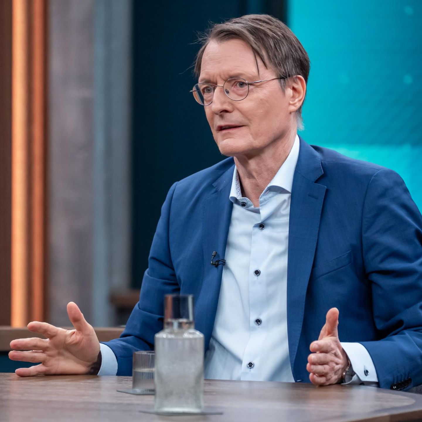 Karl Lauterbach bei Caren Miosga