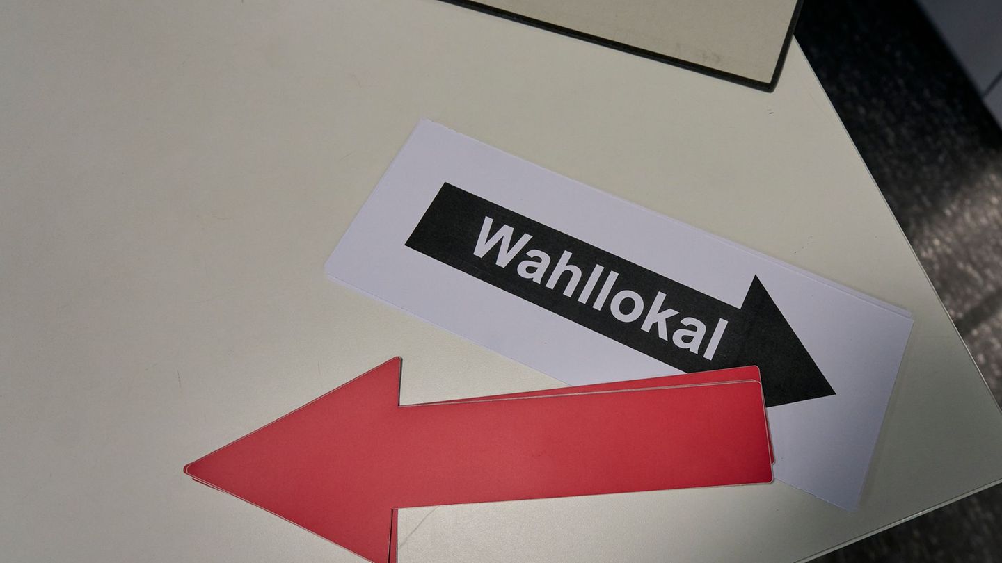 Wo wird wie abgestimmt? Der Landeswahlleiter mit einer Analyse Foto: Sascha Ditscher/dpa