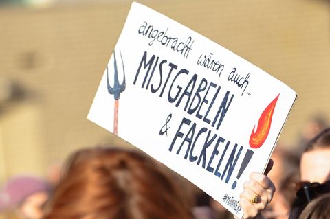 Ein Plakat bei der Demo in Berlin