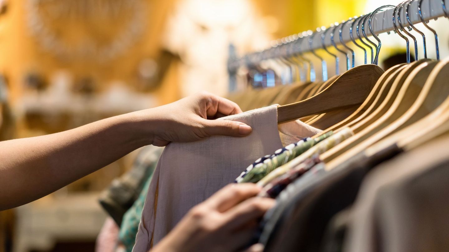 Vegane Mode liegt voll im Trend. Doch nur die wenigsten Umsteiger wissen, worauf sie wirklich achten müssen.