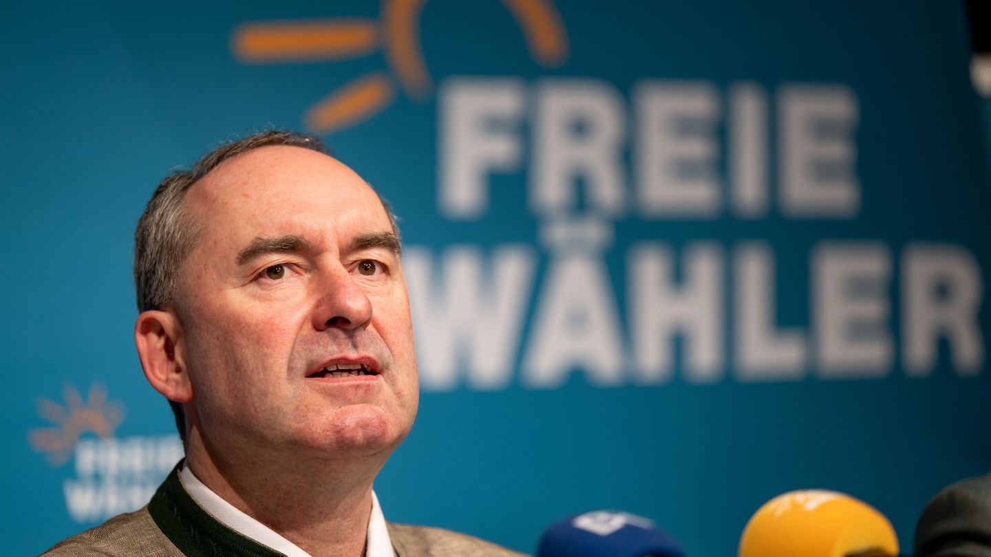 Hubert Aiwanger, Parteichef der Freien Wähler, sieht die Erfolge bei der Kommunalwahlen auch als Steilvorlage für die Landtagswa