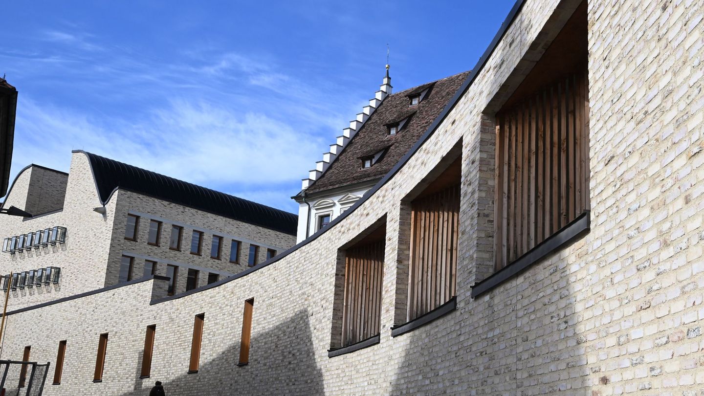 Einem Pfarrer aus der Diözese Rottenburg-Stuttgart wird sexuelle Belästigung vorgeworfen. (Symbolbild) Foto: Bernd Weißbrod/dpa