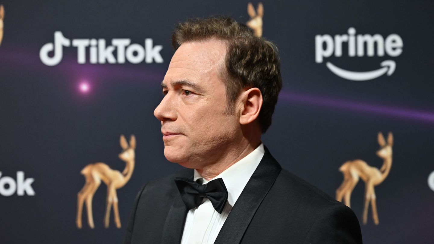 Kennt kein Pardon: Michael Bully Herbig schmeißt bei "LOL" jeden raus, der zweimal lacht. (Archivbild) Foto: Peter Kneffel/dpa