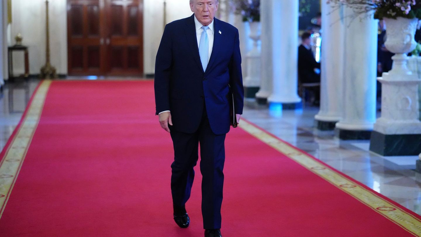 Krieg: Trump verschiebt Angriffe - Iran dementiert Gespräche