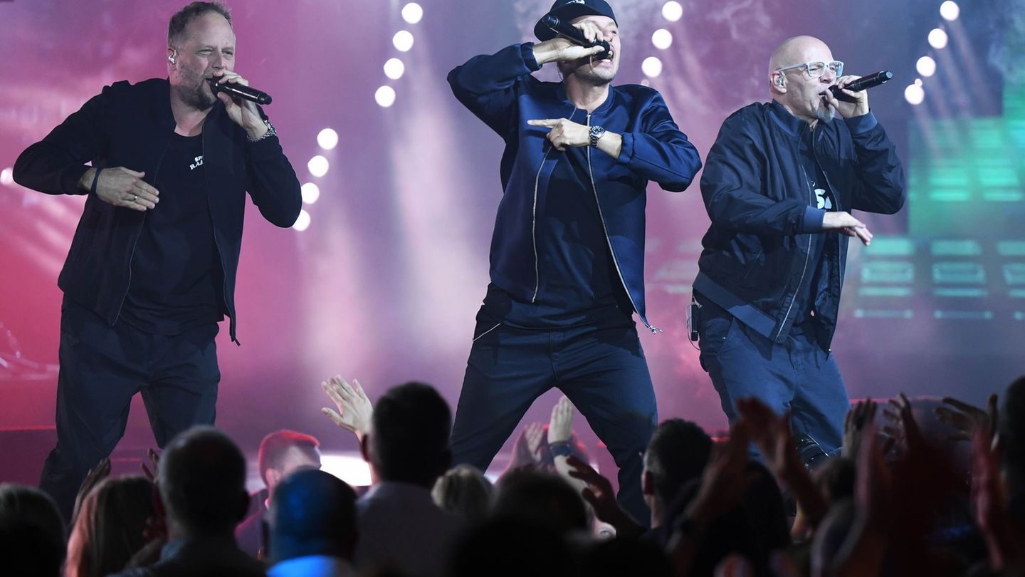 Auf seiner letzten langen Tour will das Quartett mindestens 18 Monate unterwegs sein. (Archivbild) Foto: Uli Deck/dpa