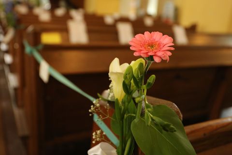 In Sachsen werden dieses Jahr rund 4.000 Jugendliche konfirmiert. (Archibvild) Foto: Matthias Bein/dpa-Zentralbild/dpa