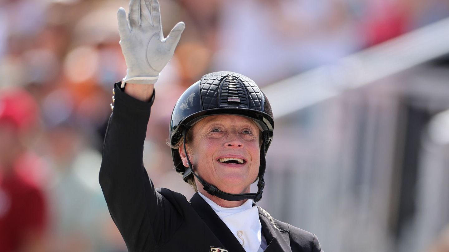 Wirbt für Olympische Spiele in der Region "KölnRheinRuhr": Isabell Werth. (Archivbild) Foto: Rolf Vennenbernd/dpa