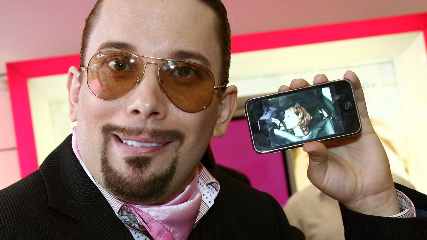 Christian Ulmen in seiner Rolle als der Adelige Alexander von Eich