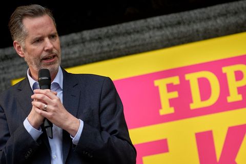 Nach den jüngsten Wahlniederlagen treten FDP-Chef Dürr und die gesamte Führungsspitze der Partei zurück. (Archivbild) Foto: Sasc