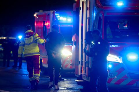 Ein Tatverdächtiger sitzt nach der Auseinandersetzung in U-Haft. (Archivbild) Foto: Christoph Reichwein/dpa