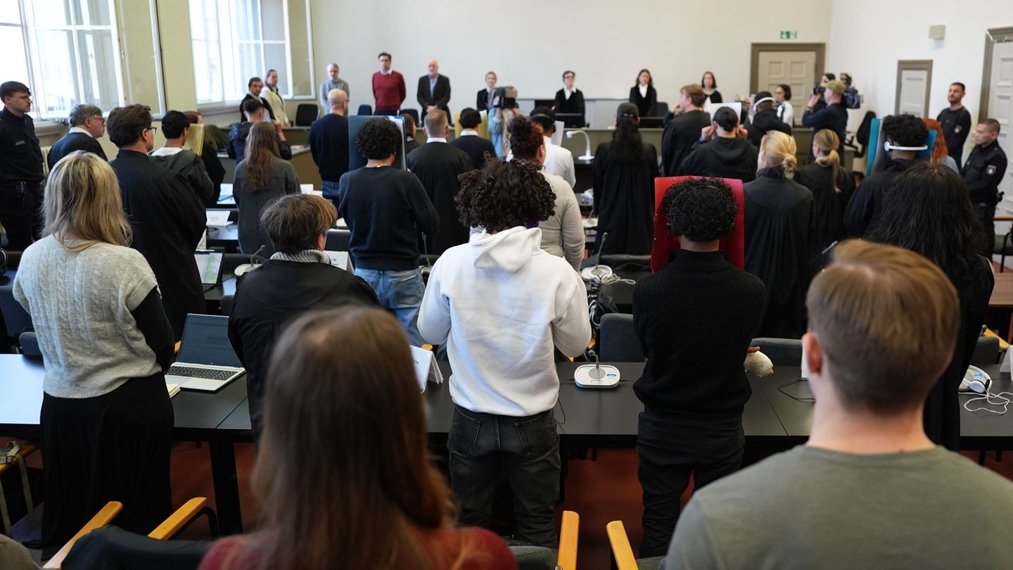 15-Jähriger wollte flüchten: Tödlicher Balkonsturz bei Überfall - Haftstrafen verhängt