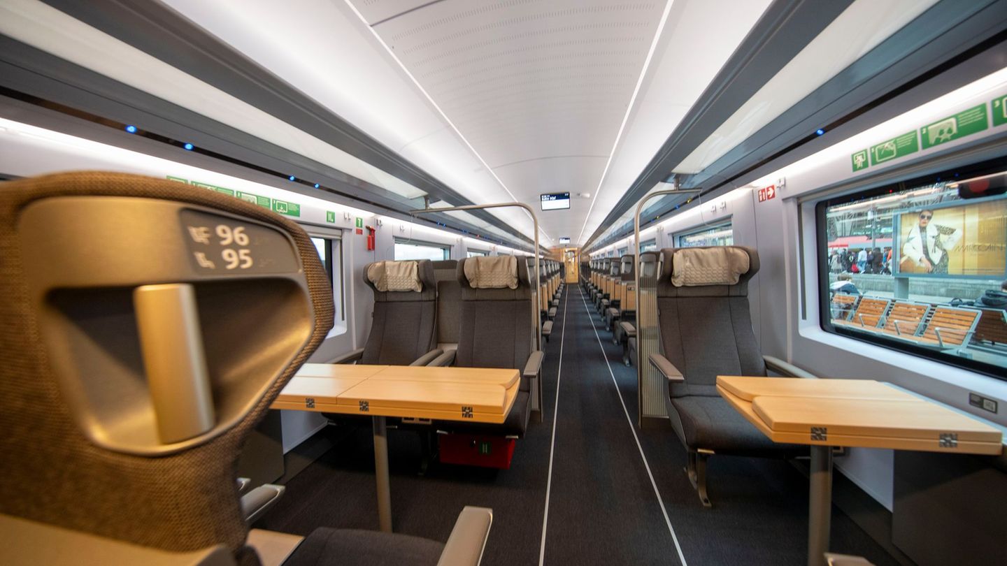 Bei Erfurt: Fahrgast pinkelt in ICE-Abteil