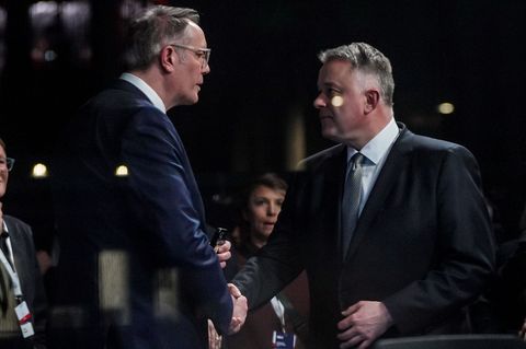 Schnieder und Schweitzer sollen die Verhandlungen über ein Regierungsbündnis führen. Foto: Andreas Arnold/dpa