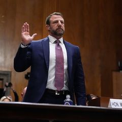 Markwayne Mullin erhebt sich zum Schur, er ist neuer Heimatschutzminister der USA (Archivfoto)