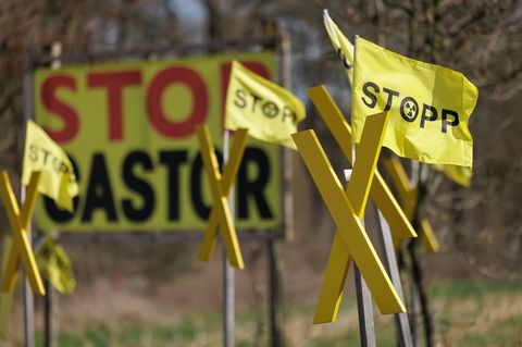 Mit Kundgebungen und einer Dauermahnwache bereiten sich Anti-Atomkraft-Initiativen auf den Start der Castor-Transporte vor. (Arc