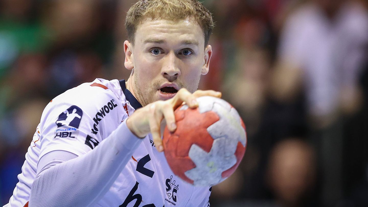 Simon Pytlick wechselt spätestens 2027 von der SG Flensburg-Handewitt zu den Füchsen Berlin. (Archivbild) Foto: Ronny Hartmann/d