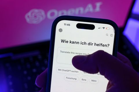 Chatbots wie ChatGPT werden von gar nicht mal so wenigen Menschen wie digitale Bezugspersonen empfunden. (Symbolbild) Foto: Hend