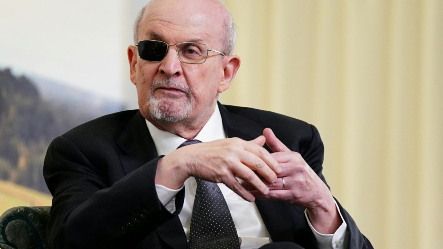 Schriftsteller Salman Rushdie nennt Trump "korrupten Immobilienentwickler"