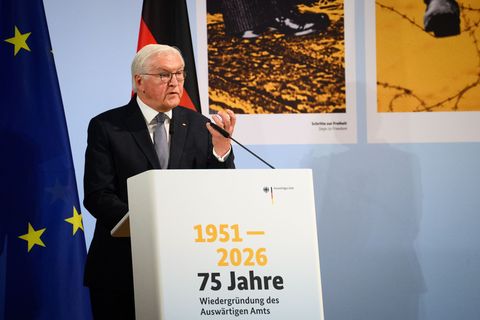 Bundespräsident Frank-Walter Steinmeier äußert sich bei einer Festveranstaltung des Auswärtigen Amts in Berlin außergewöhnlich k