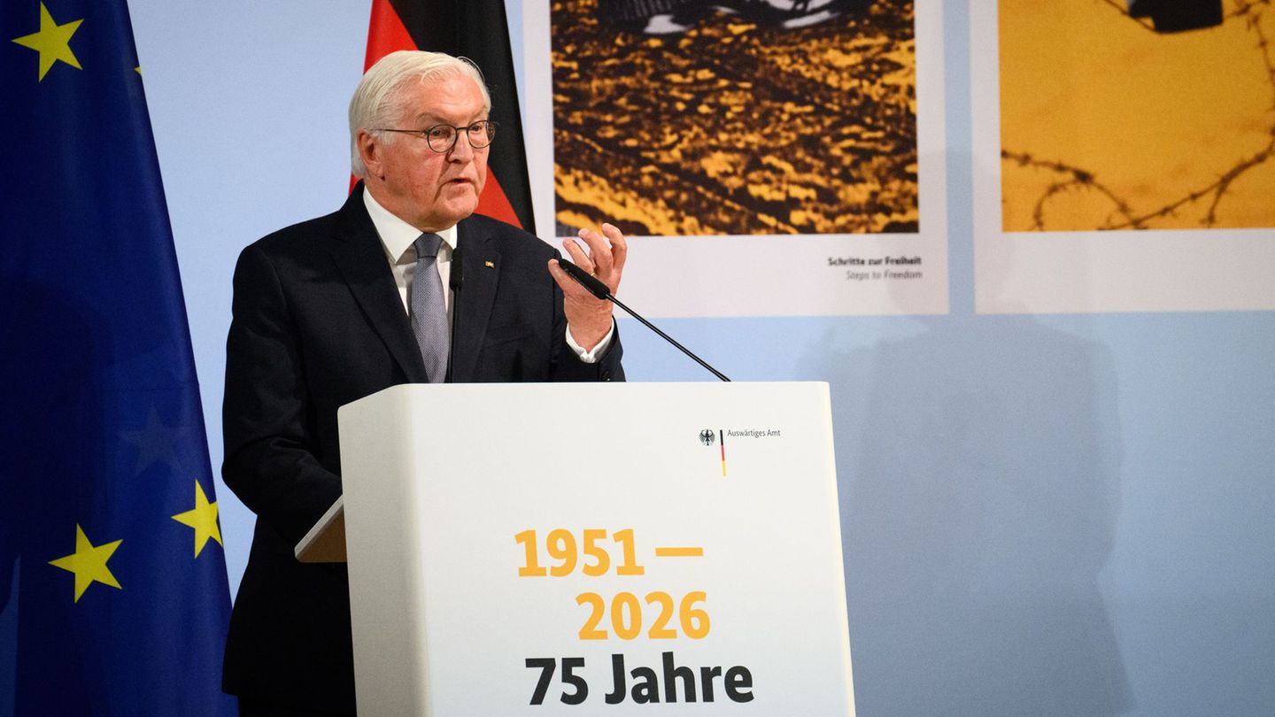 Bundespräsident Frank-Walter Steinmeier kritisiert den Iran-Krieg in seiner Rede zum 75. Jahrestag der Wiedergründung des Auswär